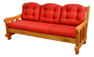 Sofá da marca Arte Velha com tapeçaria vermelha 1